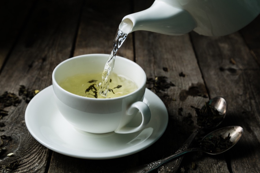 White Tea, leaves and infusion